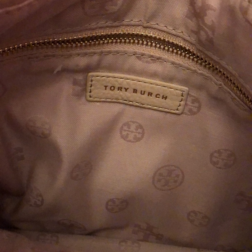 Leather Chained Tory Burch Shoulder Bag - Picture 5 of 8